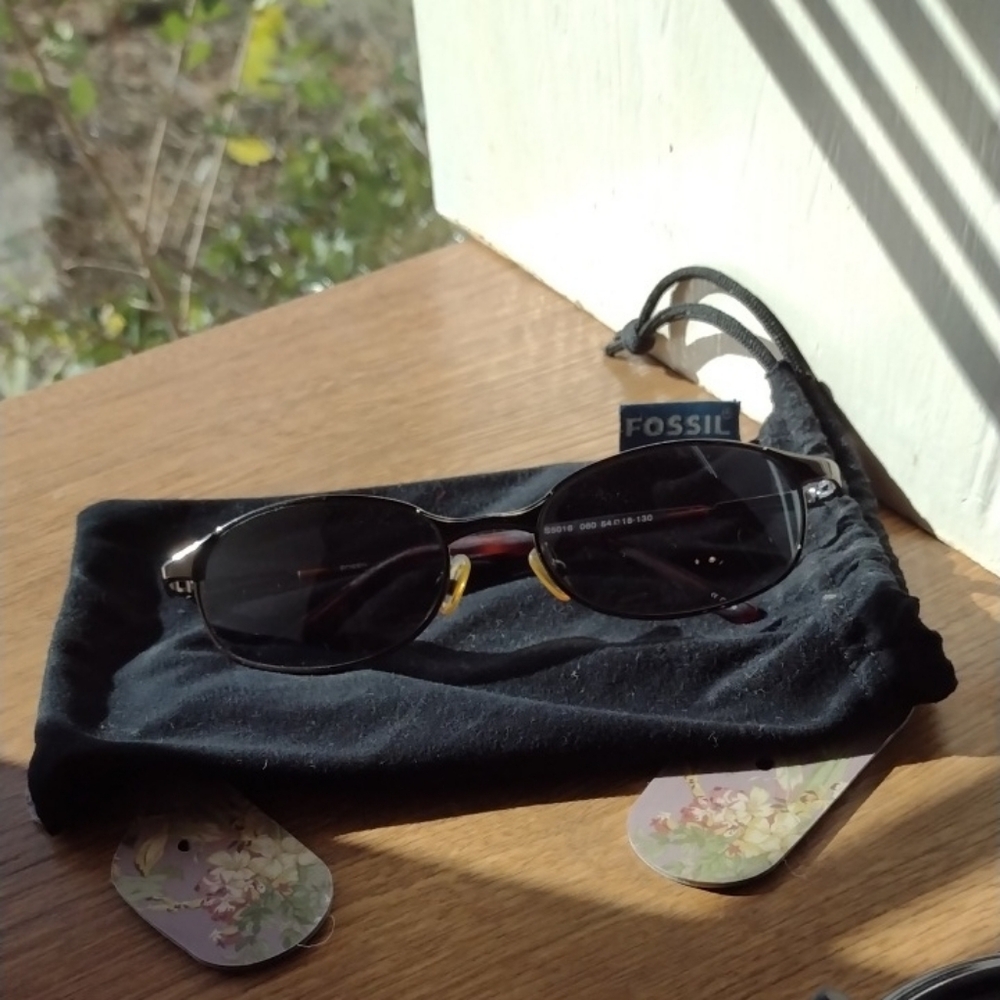 Fossil Dark 'JOY' Sunglasses with Black Pouch